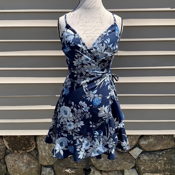 Speechless Juniors Navy/Royal Floral Faux Wrap Dress - Picture 2 of 16